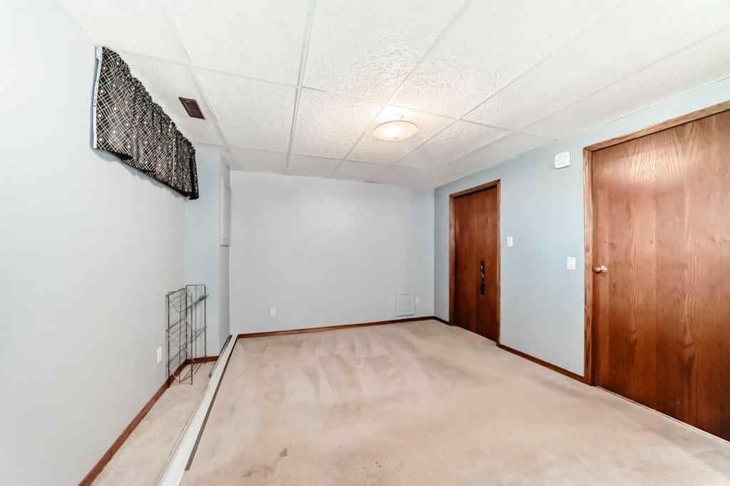 MLS® A2255924 - 44 Gladstone Gardens SW in Glamorgan Calgary, Residential