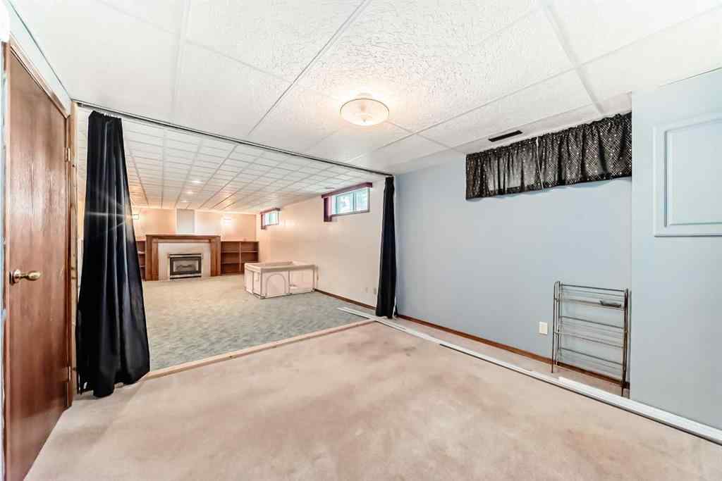 MLS® A2255924 - 44 Gladstone Gardens SW in Glamorgan Calgary, Residential