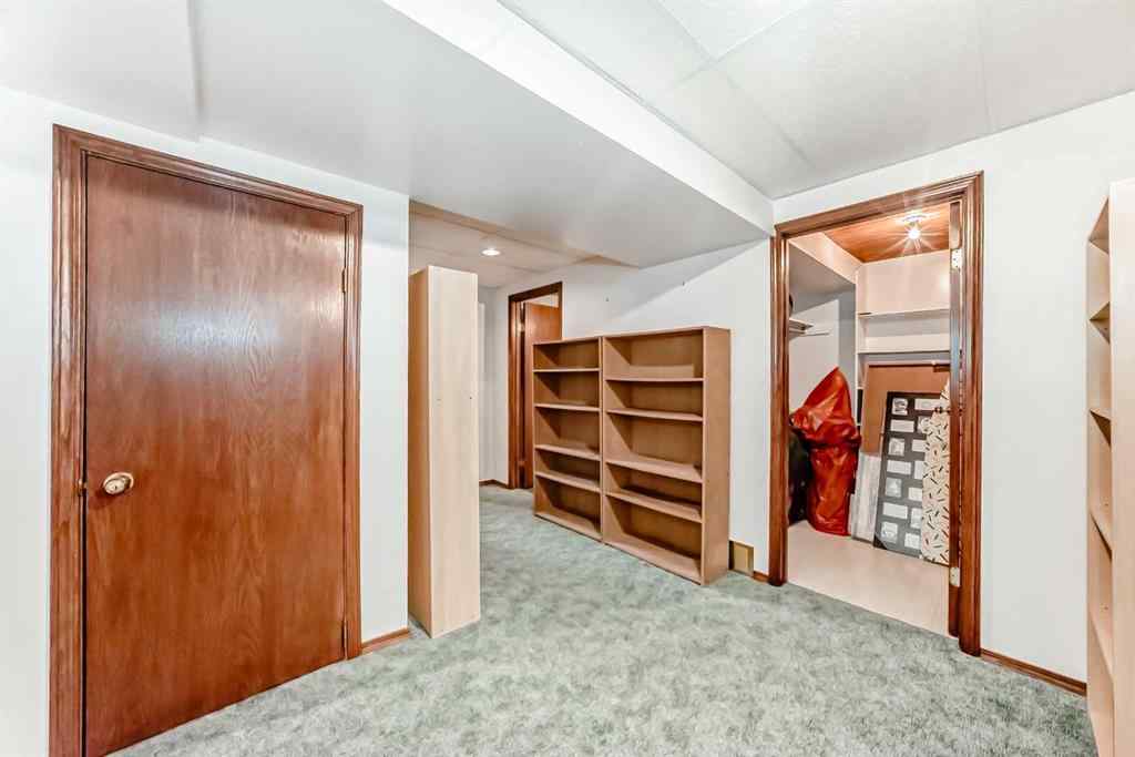 MLS® A2255924 - 44 Gladstone Gardens SW in Glamorgan Calgary, Residential