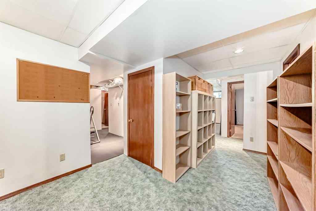 MLS® A2255924 - 44 Gladstone Gardens SW in Glamorgan Calgary, Residential