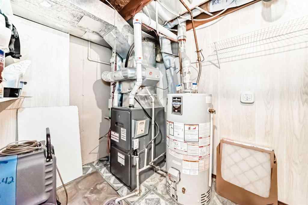MLS® A2255924 - 44 Gladstone Gardens SW in Glamorgan Calgary, Residential