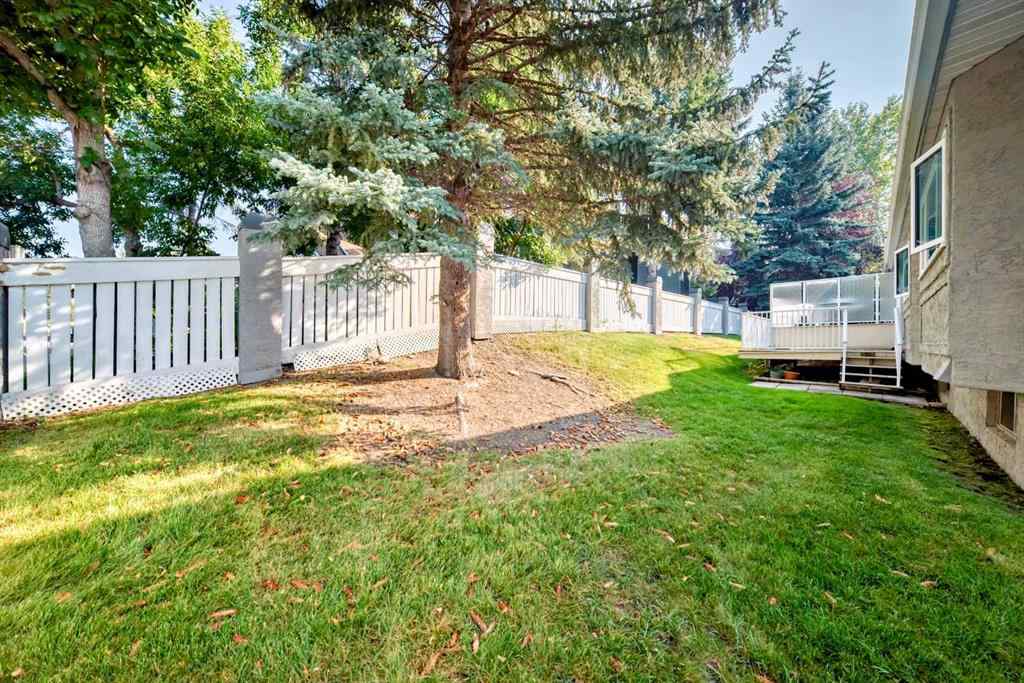 MLS® A2255924 - 44 Gladstone Gardens SW in Glamorgan Calgary, Residential