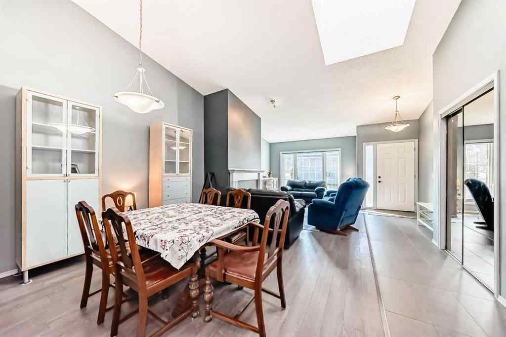MLS® A2255924 - 44 Gladstone Gardens SW in Glamorgan Calgary, Residential