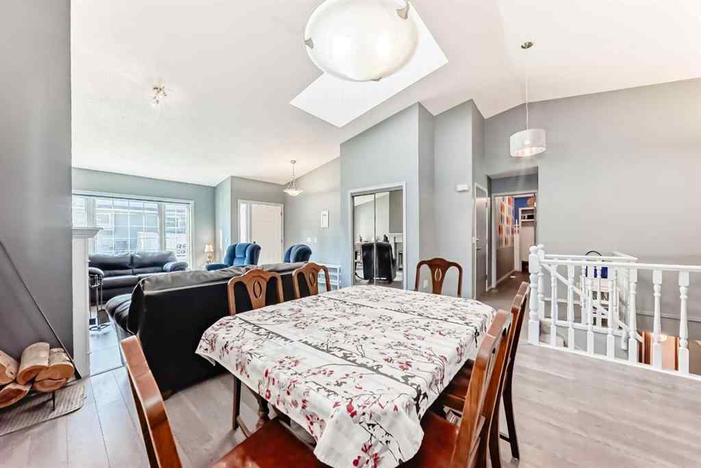 MLS® A2255924 - 44 Gladstone Gardens SW in Glamorgan Calgary, Residential
