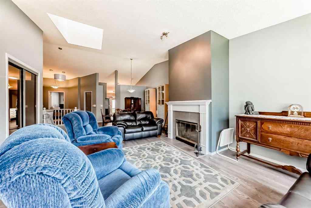 MLS® A2255924 - 44 Gladstone Gardens SW in Glamorgan Calgary, Residential