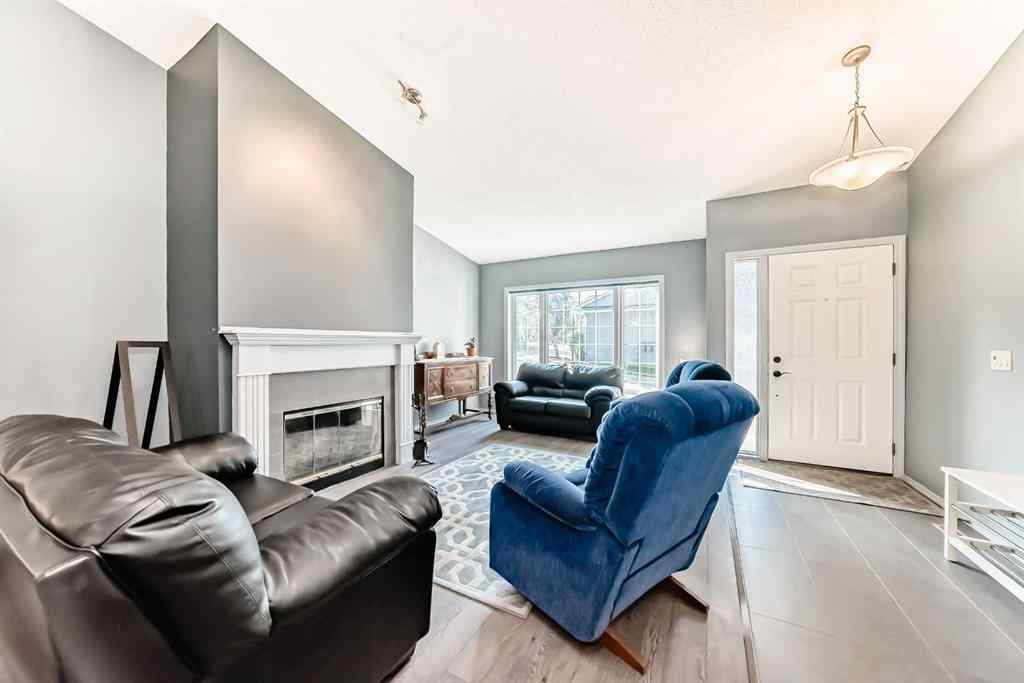 MLS® A2255924 - 44 Gladstone Gardens SW in Glamorgan Calgary, Residential