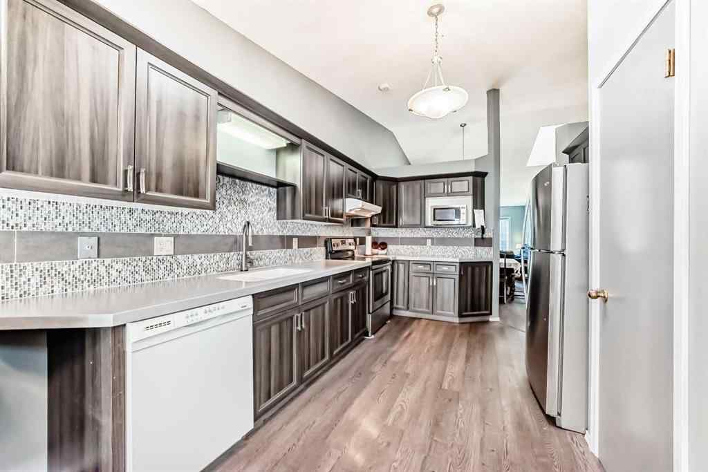 MLS® A2255924 - 44 Gladstone Gardens SW in Glamorgan Calgary, Residential