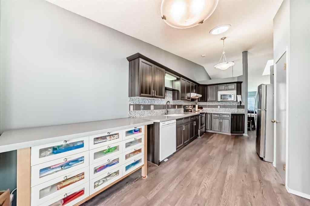 MLS® A2255924 - 44 Gladstone Gardens SW in Glamorgan Calgary, Residential