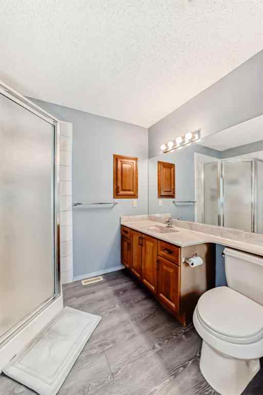 MLS® A2255924 - 44 Gladstone Gardens SW in Glamorgan Calgary, Residential