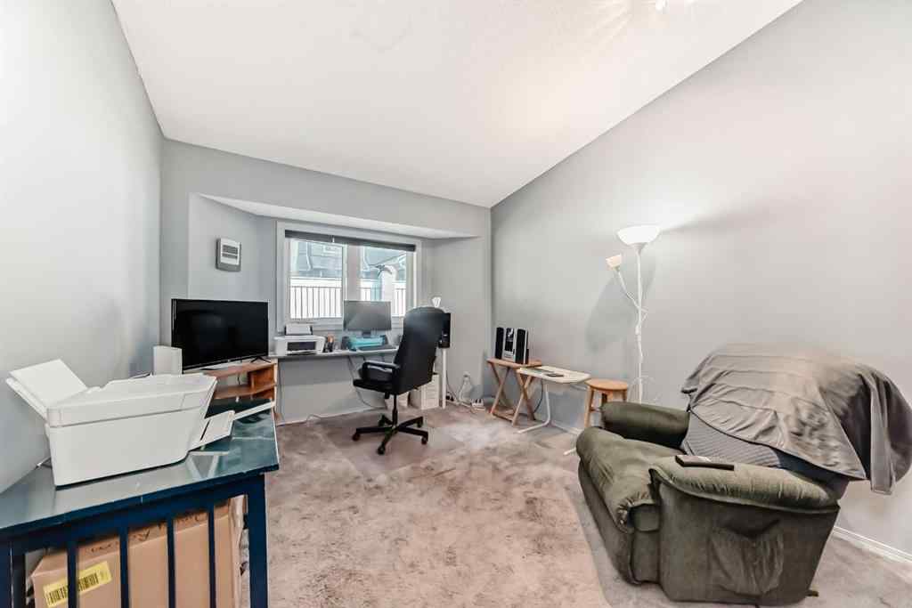 MLS® A2255924 - 44 Gladstone Gardens SW in Glamorgan Calgary, Residential