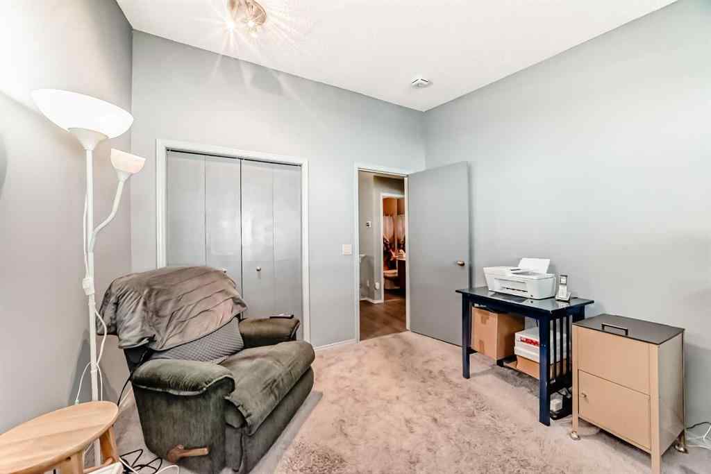 MLS® A2255924 - 44 Gladstone Gardens SW in Glamorgan Calgary, Residential