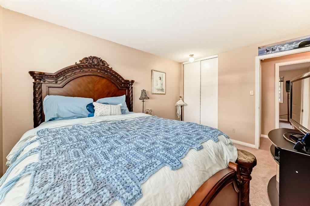 MLS® A2255928 - 983 Woodbine Boulevard SW in Woodbine Calgary, Residential