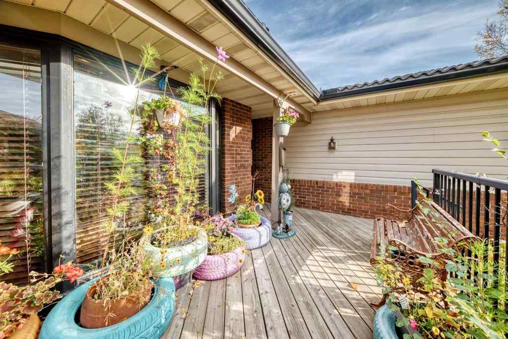 MLS® A2255928 - 983 Woodbine Boulevard SW in Woodbine Calgary, Residential