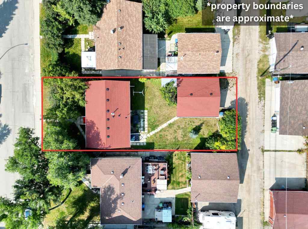 MLS® A2255930 - 8724 34 Avenue NW in Bowness Calgary, Residential