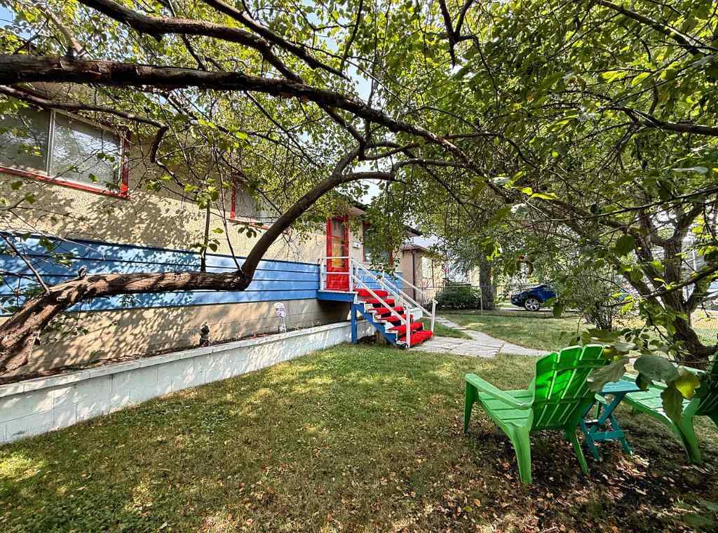 MLS® A2255930 - 8724 34 Avenue NW in Bowness Calgary, Residential