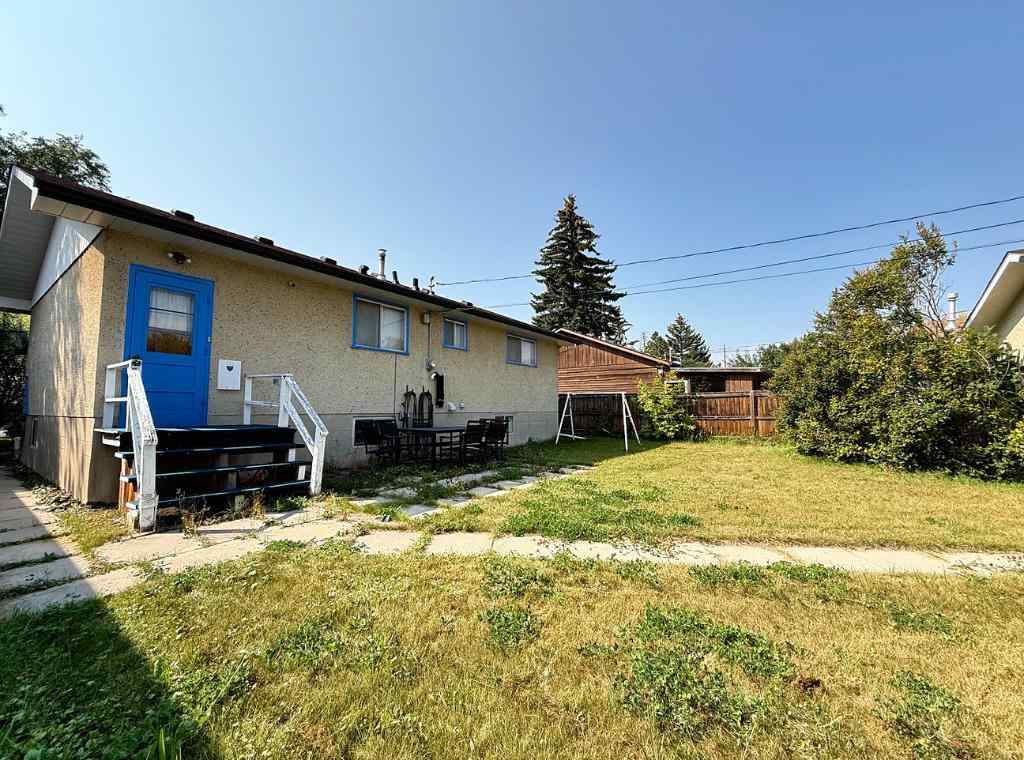 MLS® A2255930 - 8724 34 Avenue NW in Bowness Calgary, Residential