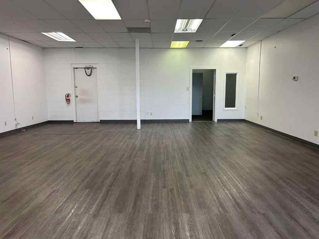 MLS® A2255931 - Unit #103B 1501 Dunmore Road SE in Southview-Park Meadows Medicine Hat, Commercial