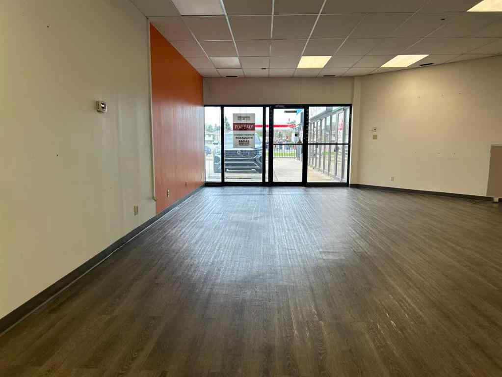 MLS® A2255931 - Unit #103B 1501 Dunmore Road SE in Southview-Park Meadows Medicine Hat, Commercial