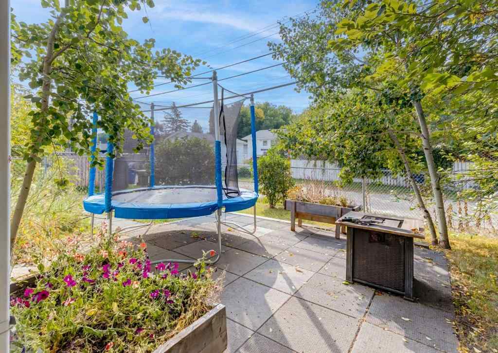MLS® A2255934 - 70 Allandale Close SE in Acadia Calgary, Residential