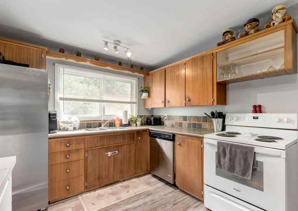 MLS® A2255934 - 70 Allandale Close SE in Acadia Calgary, Residential