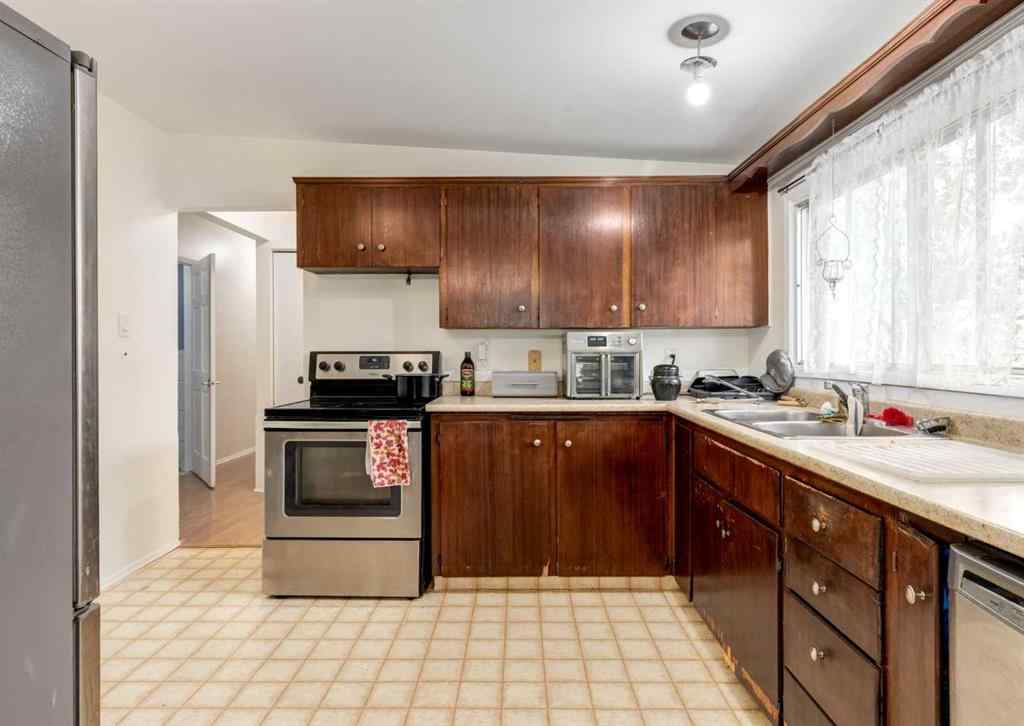 MLS® A2255934 - 70 Allandale Close SE in Acadia Calgary, Residential