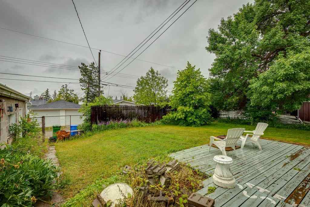MLS® A2255936 - 27 Winchester Crescent SW in Westgate Calgary, Residential