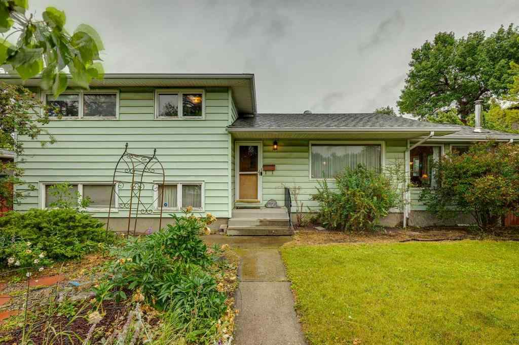 MLS® A2255936 - 27 Winchester Crescent SW in Westgate Calgary, Residential