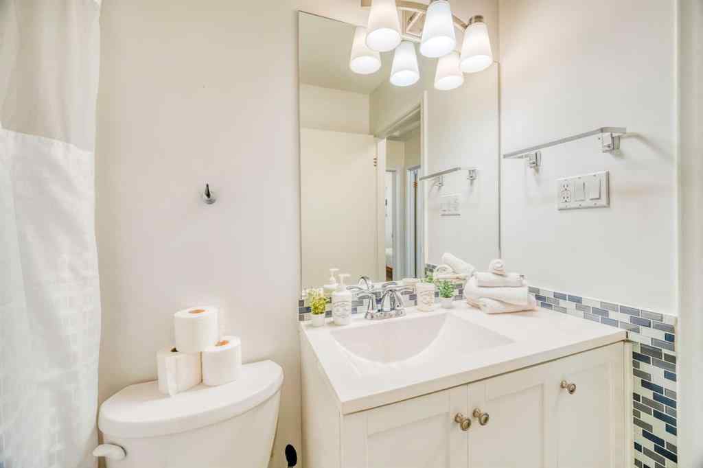 MLS® A2255940 - 2715 63 Avenue SW in Lakeview Calgary, Residential