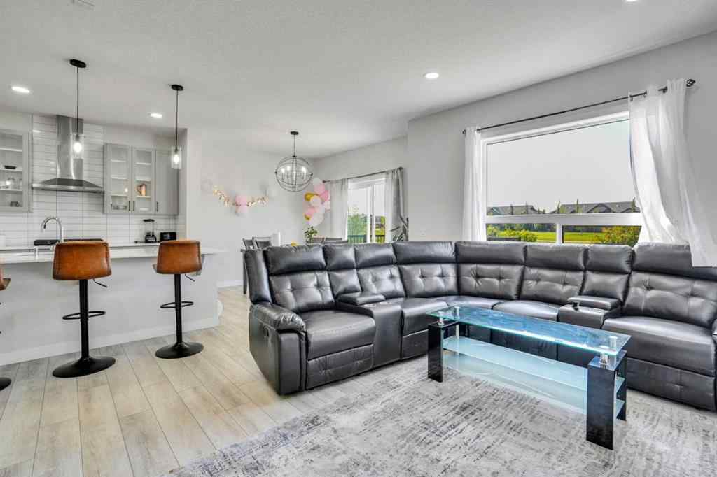MLS® A2255958 - 15 Midgrove Drive SW in Midtown Airdrie, Residential