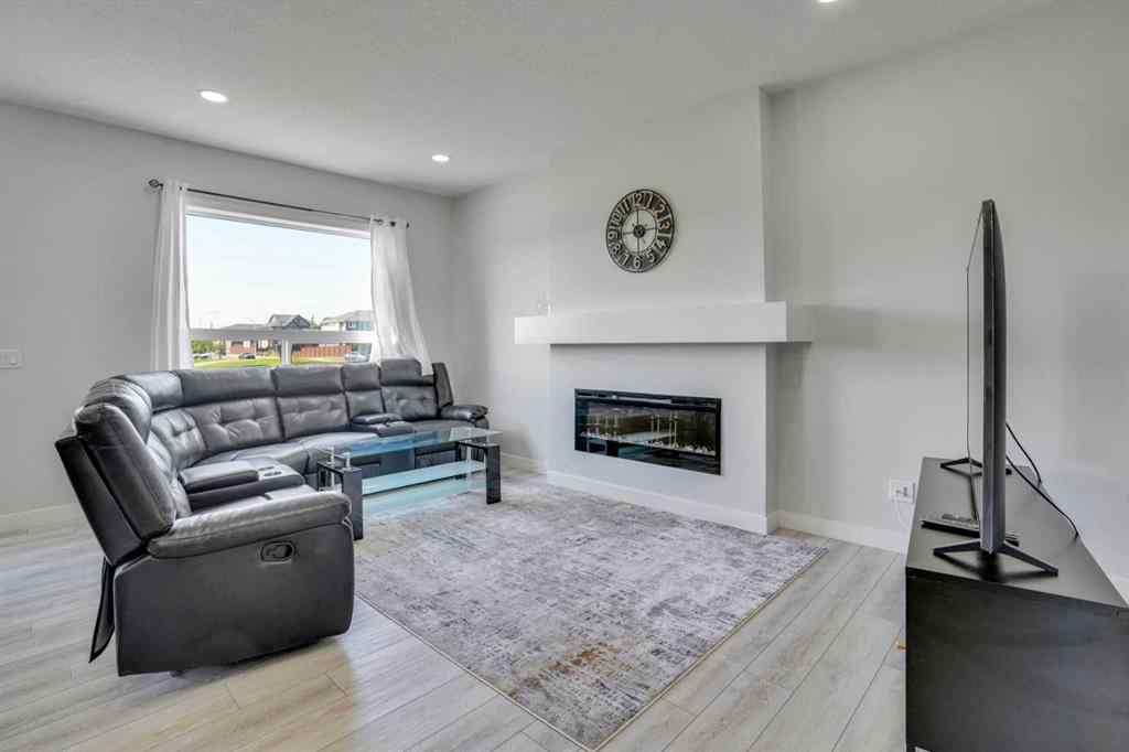 MLS® A2255958 - 15 Midgrove Drive SW in Midtown Airdrie, Residential