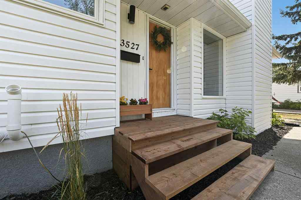 MLS® A2255959 - 3527 43 Avenue  in Mountview Red Deer, Residential