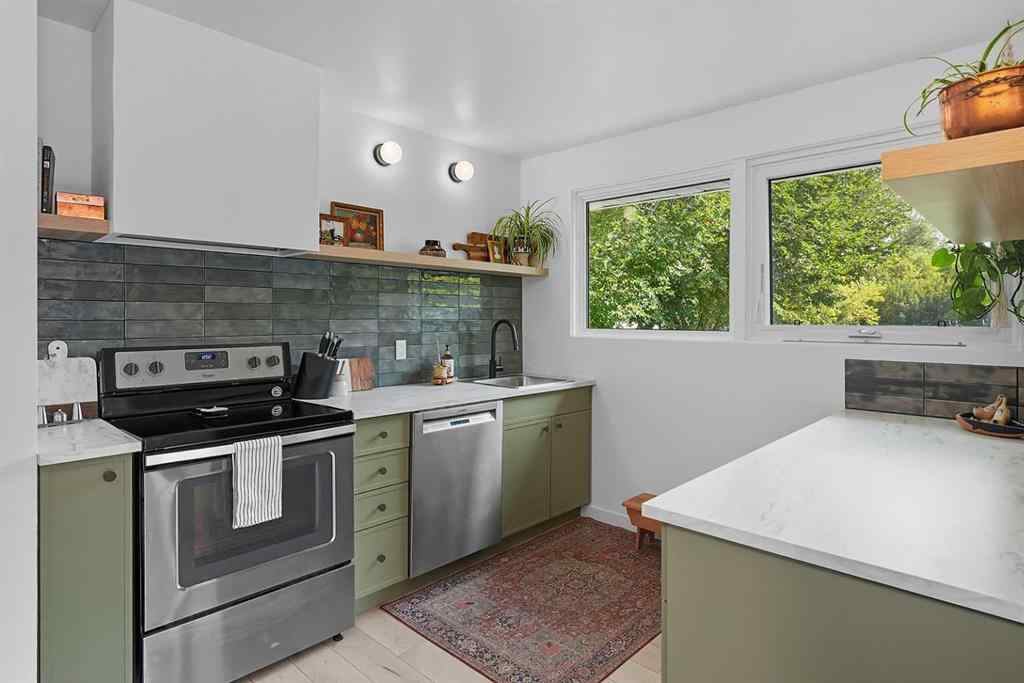 MLS® A2255959 - 3527 43 Avenue  in Mountview Red Deer, Residential