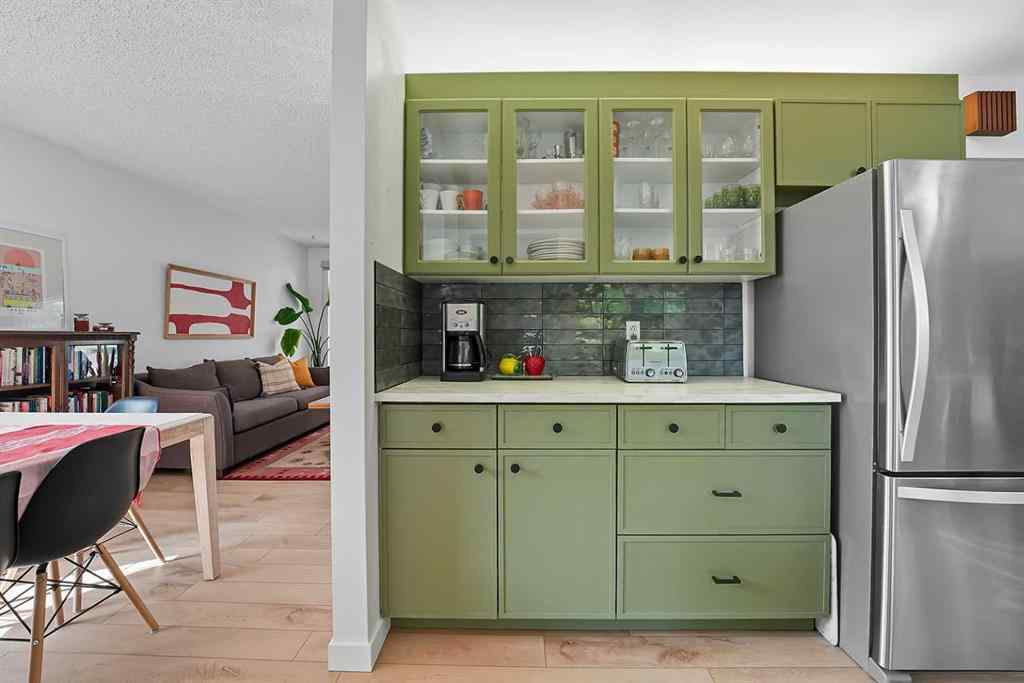 MLS® A2255959 - 3527 43 Avenue  in Mountview Red Deer, Residential