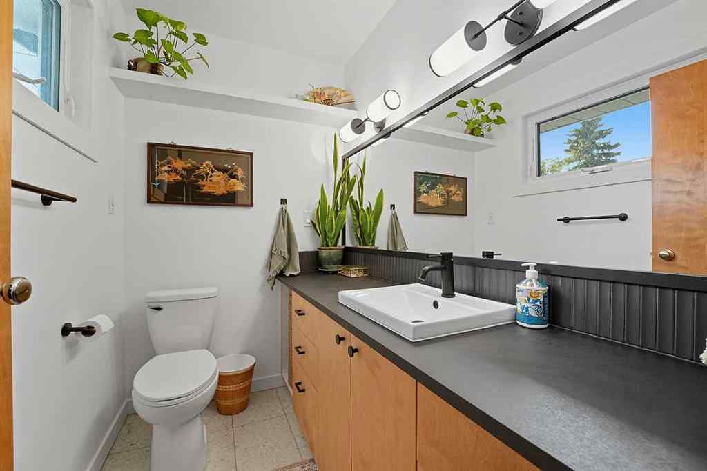 MLS® A2255959 - 3527 43 Avenue  in Mountview Red Deer, Residential