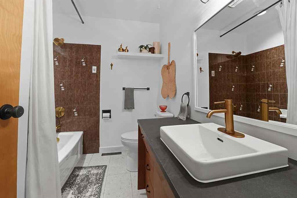 MLS® A2255959 - 3527 43 Avenue  in Mountview Red Deer, Residential