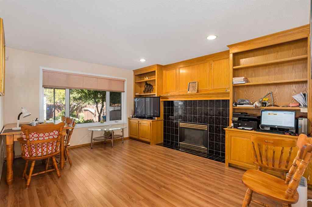 MLS® A2255962 - 218 15 Avenue NW in Crescent Heights Calgary, Residential
