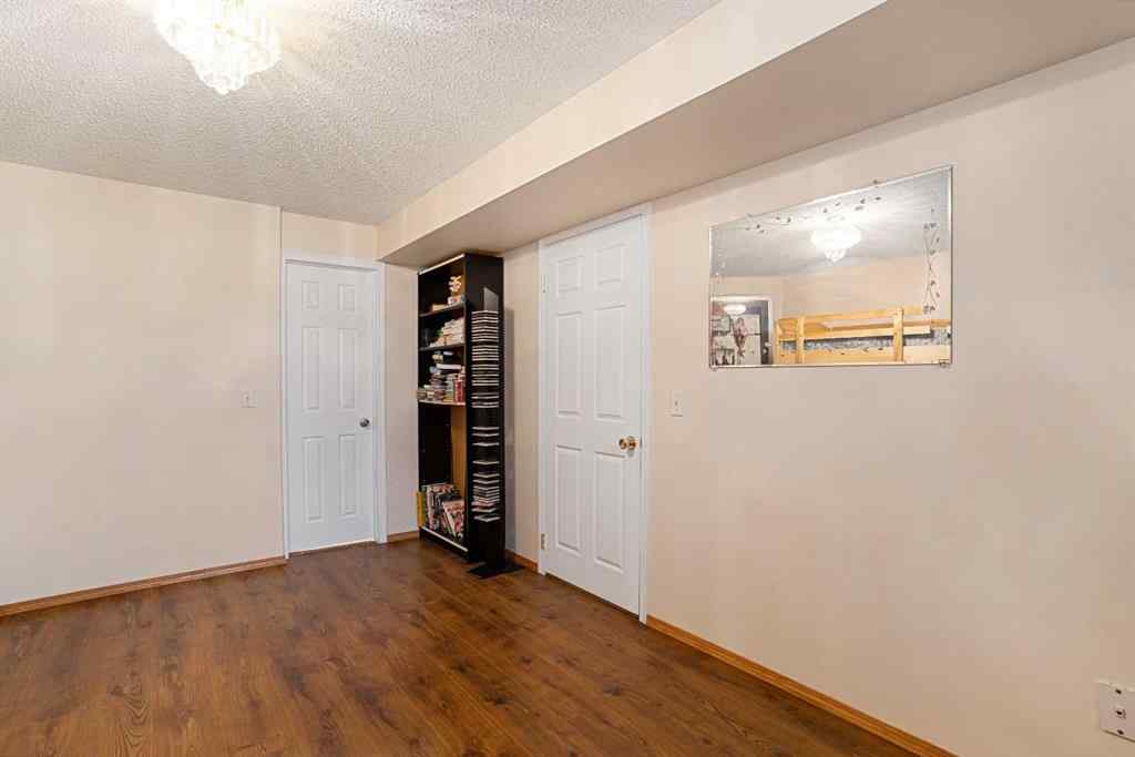 MLS® A2255962 - 218 15 Avenue NW in Crescent Heights Calgary, Residential