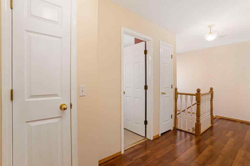 MLS® A2255962 - 218 15 Avenue NW in Crescent Heights Calgary, Residential