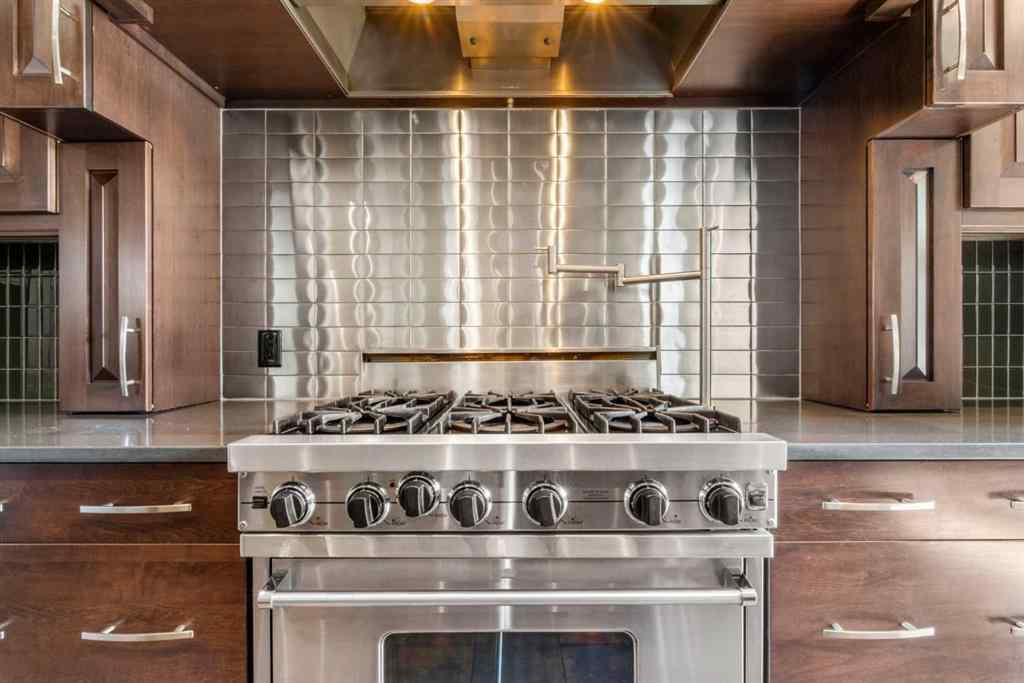 MLS® A2255967 - 627 27 Avenue NE in Winston Heights/Mountview Calgary, Residential