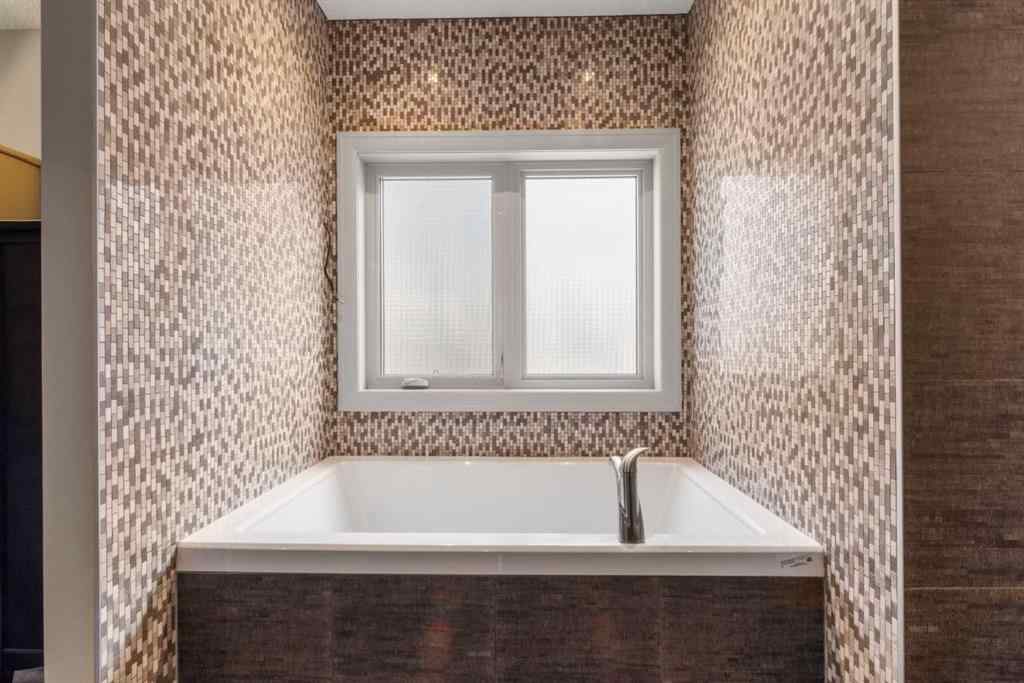 MLS® A2255967 - 627 27 Avenue NE in Winston Heights/Mountview Calgary, Residential