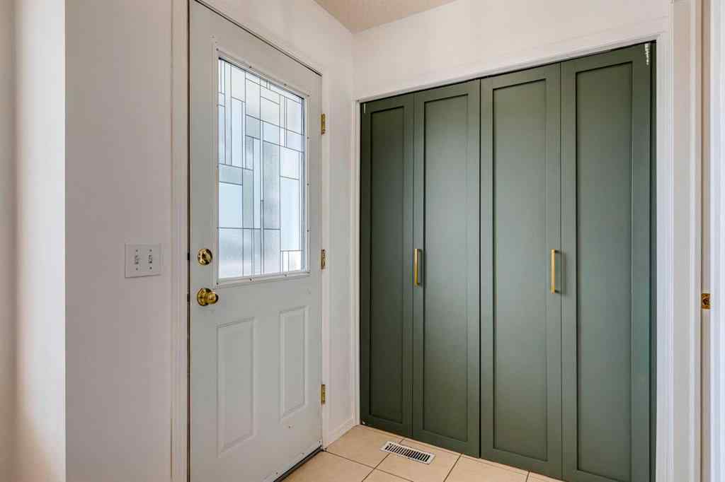 MLS® A2255968 - 396 Regal Park NE in Renfrew Calgary, Residential
