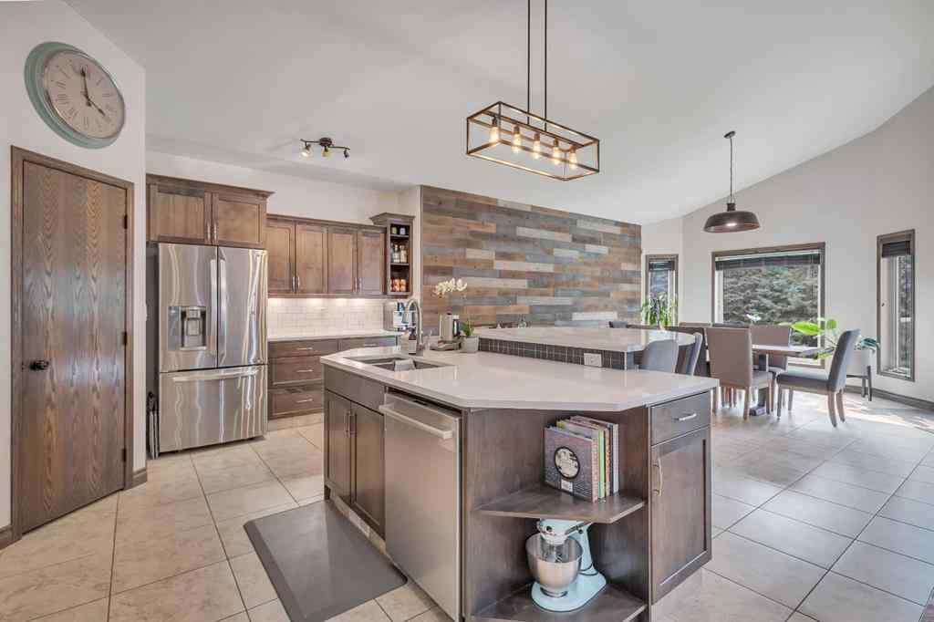 MLS® A2255972 - 7402 61 Street  in Rocky Mtn House Rocky Mountain House, Residential