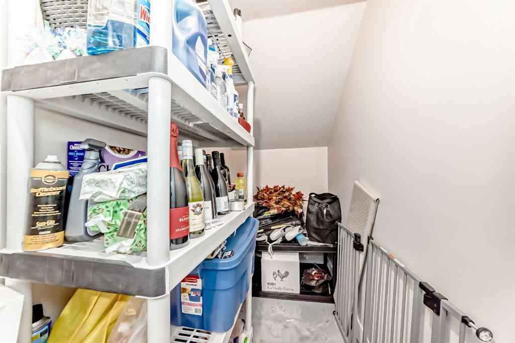 MLS® A2255976 - 2712 32 Avenue SW in Richmond Calgary, Residential
