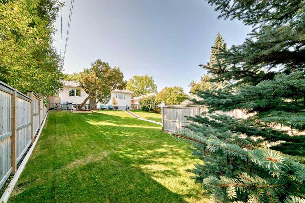 MLS® A2255976 - 2712 32 Avenue SW in Richmond Calgary, Residential