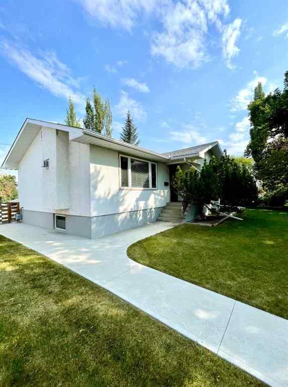 MLS® A2255976 - 2712 32 Avenue SW in Richmond Calgary, Residential