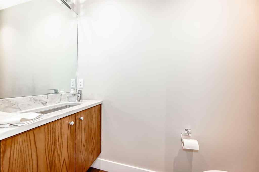 MLS® A2255976 - 2712 32 Avenue SW in Richmond Calgary, Residential