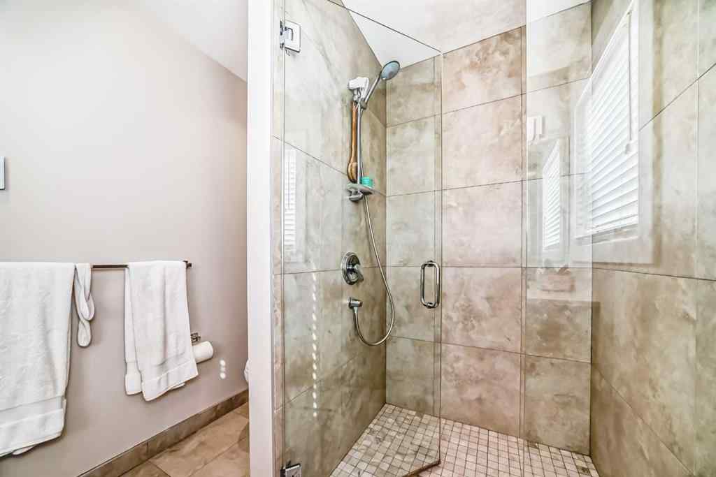 MLS® A2255976 - 2712 32 Avenue SW in Richmond Calgary, Residential