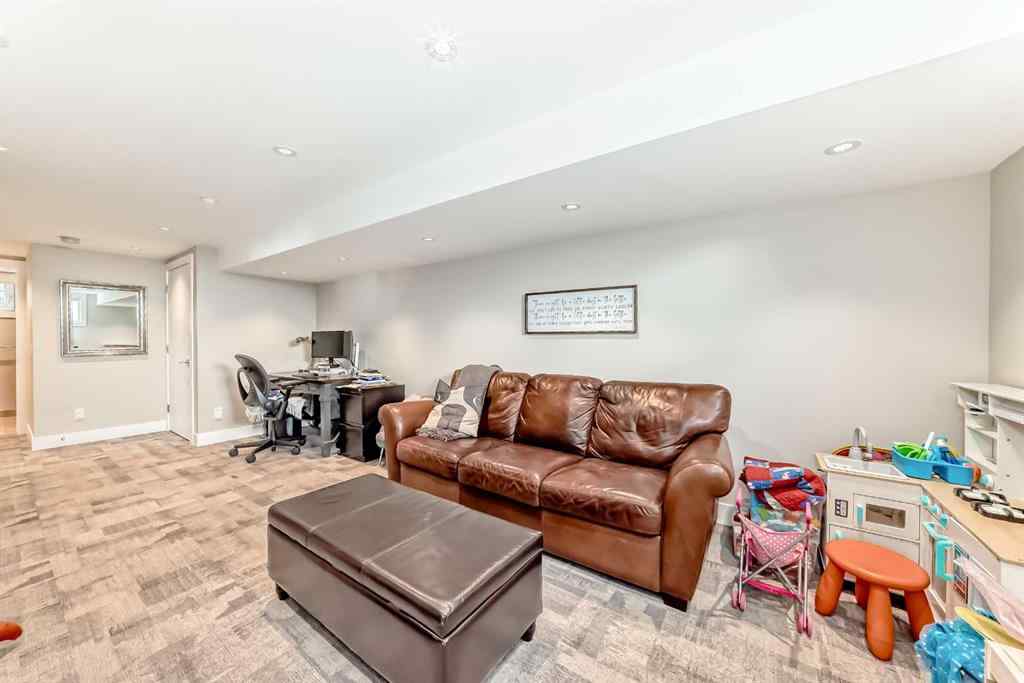 MLS® A2255976 - 2712 32 Avenue SW in Richmond Calgary, Residential