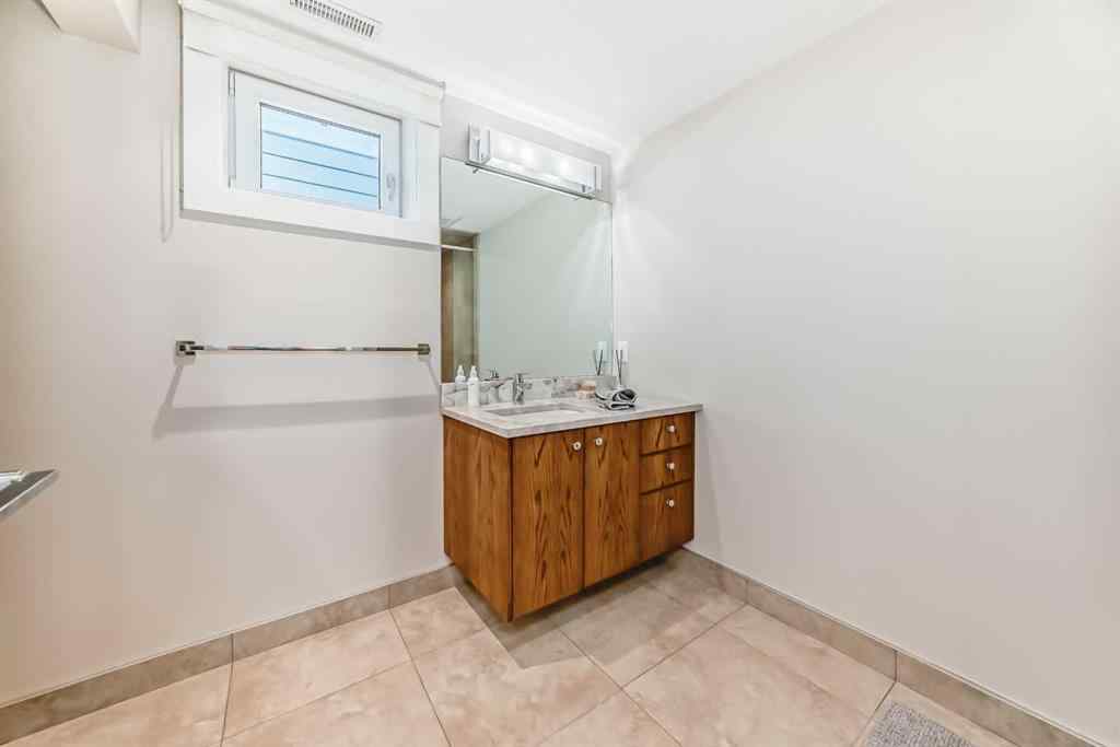 MLS® A2255976 - 2712 32 Avenue SW in Richmond Calgary, Residential