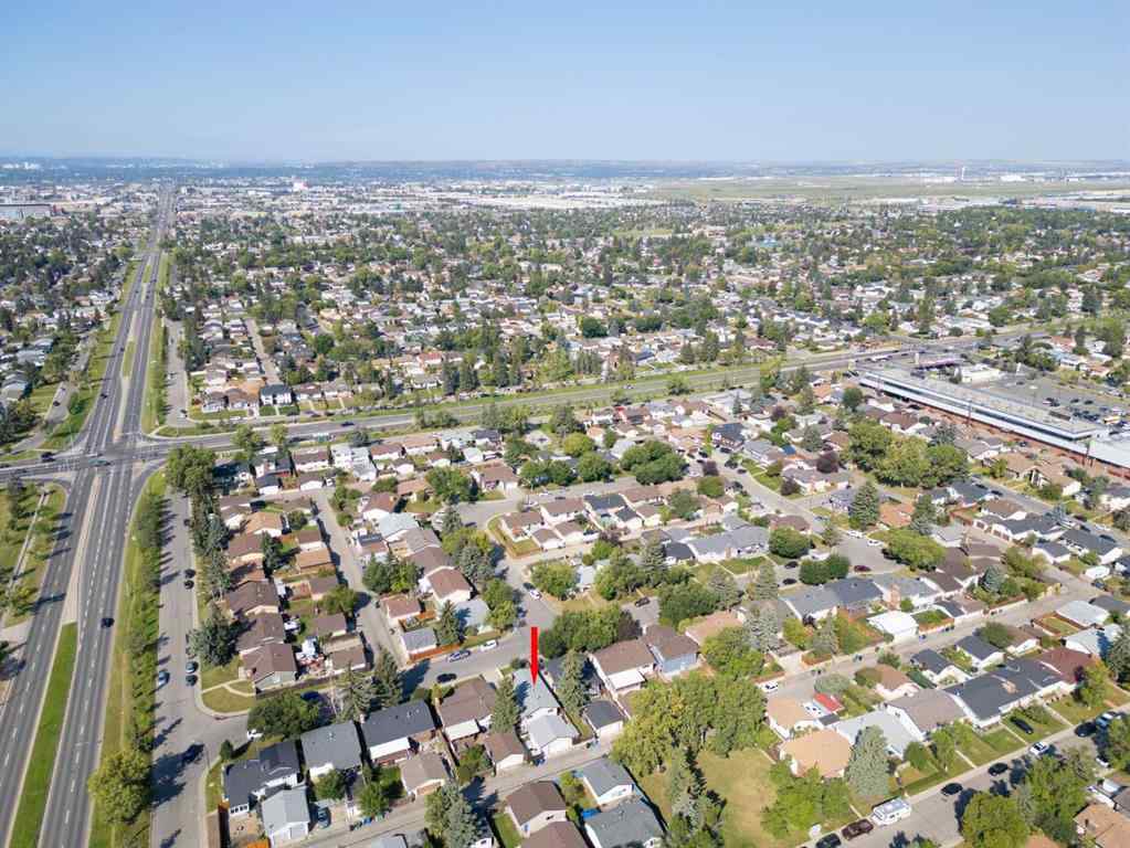 MLS® A2255982 - 220 Temple Close NE in Temple Calgary, Residential